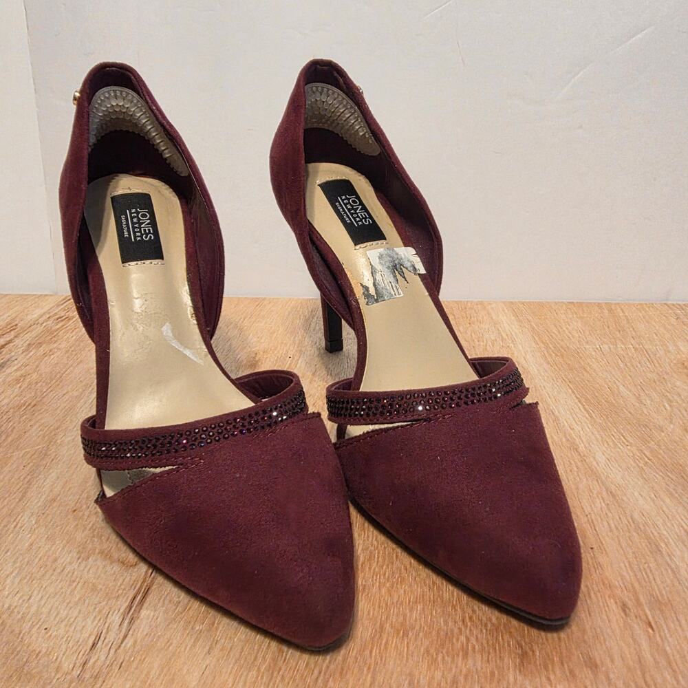 NWOT Jones New York burgundy suede signature d"Orsay Heels size 7.5